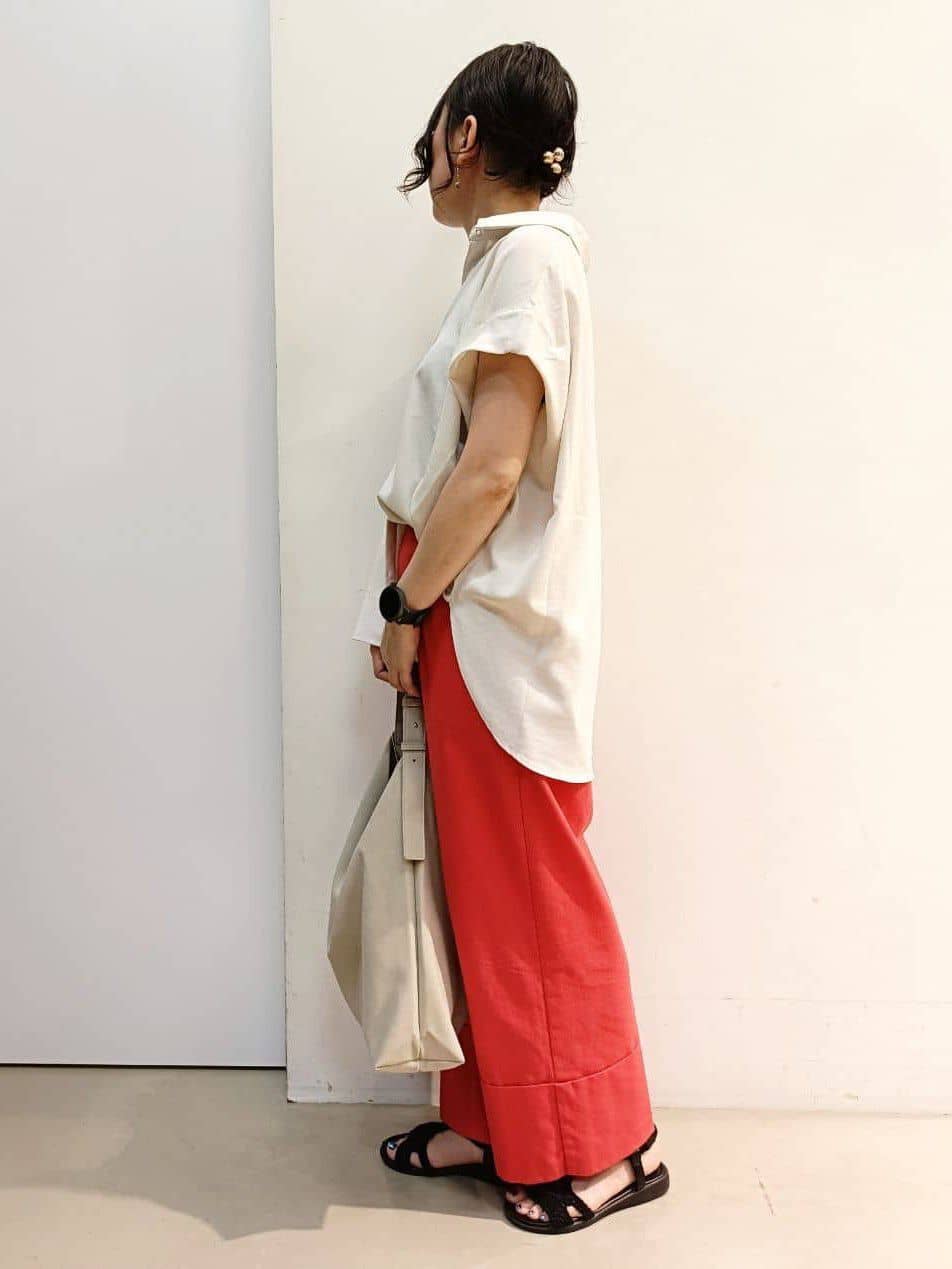 あんさんの「THE SHOP TK｜コットンライクブラウス【接触冷感/洗濯機OK/UV/セットアップ可】」を使ったコーディネート
