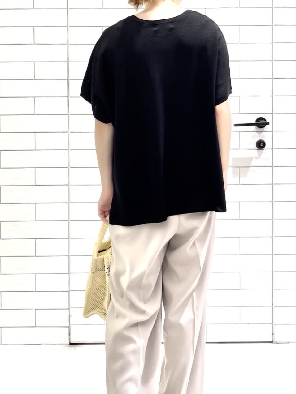 しおりさんの「OPAQUE.CLIP｜《5色展開／S-LLサイズ》リラクシーメッシュニット【洗濯機洗い可】」を使ったコーディネート