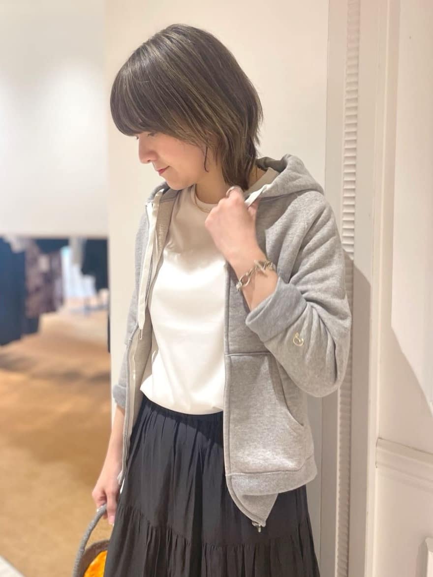 makiさんの「DRESSTERIOR｜◆【接触冷感/抗菌防臭/消臭】アイスクリアコットンTシャツ」を使ったコーディネート