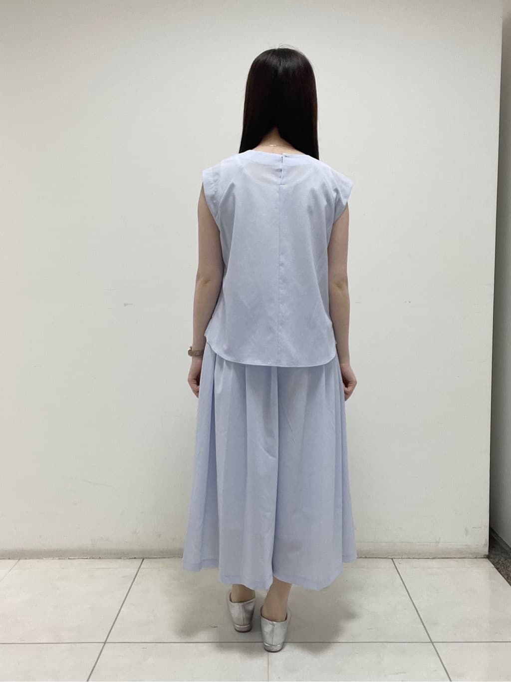 mさんの「INDIVI｜【クールエアー素材／UVケア／吸汗速乾】エアリータックブラウス」を使ったコーディネート