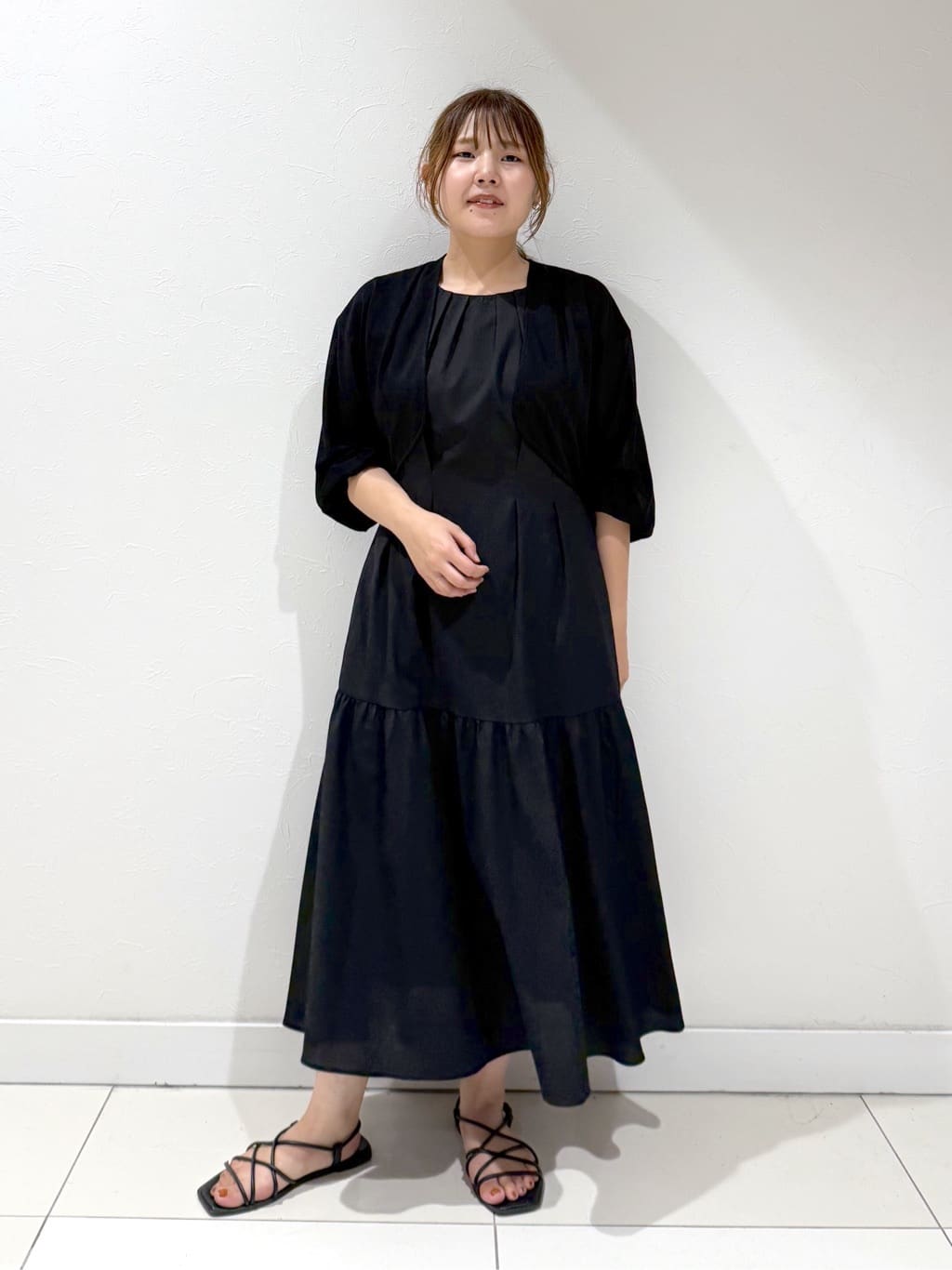 YUUKIさんの「INDIVI｜【軽く羽織れる】ボレロカーディガン」を使ったコーディネート