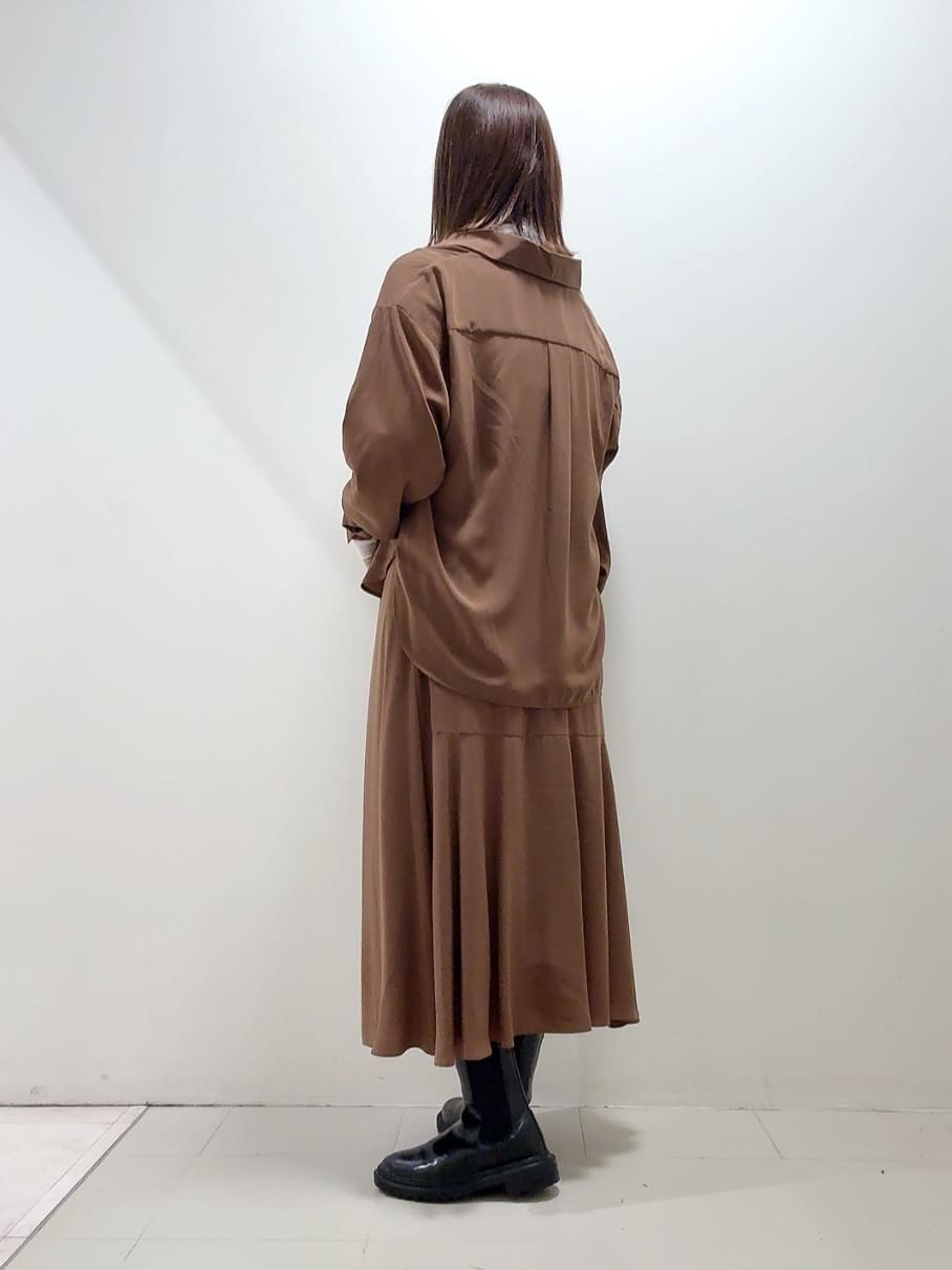 YUIさんの「UNTITLED｜【セットアップ可/スキッパー/ゆったり】リラクパウダーシャツ」を使ったコーディネート