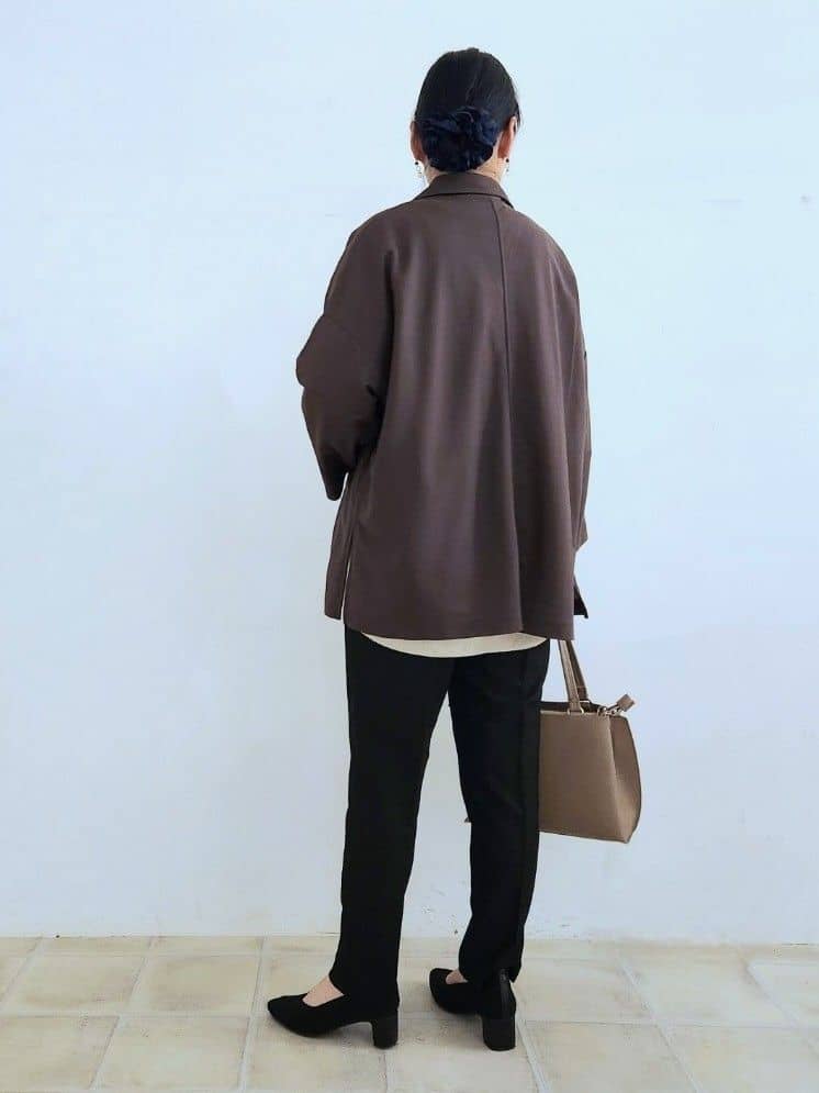くまさんの「SHOO･LA･RUE｜【S-LL/ひんやり】さらっとしたタッチが心地よい ダブルブレストジャケット」を使ったコーディネート