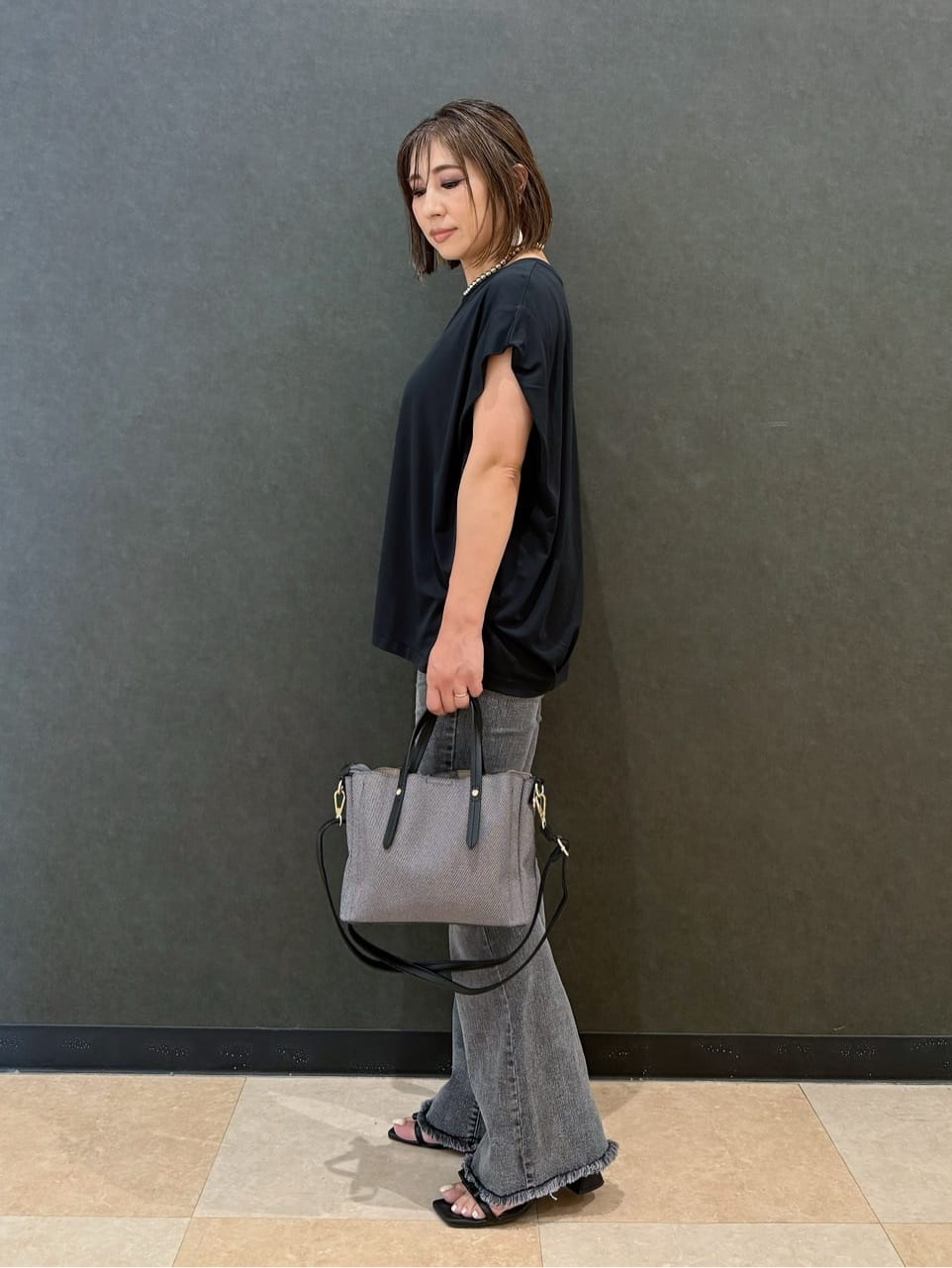 Megさんの「SHOO･LA･RUE｜【S-LL/ひんやり/UV】二の腕をきれいにカバー ショルダータックトップス」を使ったコーディネート