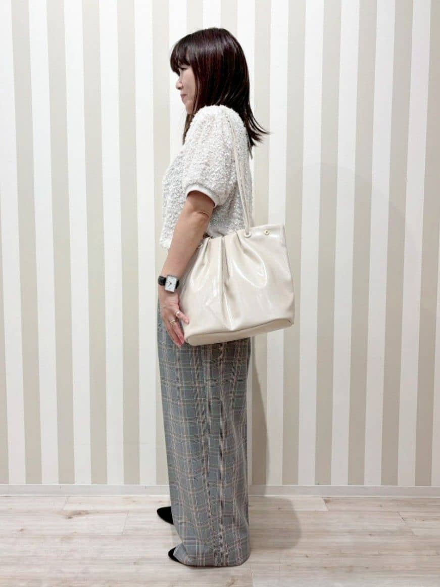 ゆーんさんの「SHOO･LA･RUE｜【S-LL】大人も着やすい愛らしさ リボンヤーン半袖トップス」を使ったコーディネート