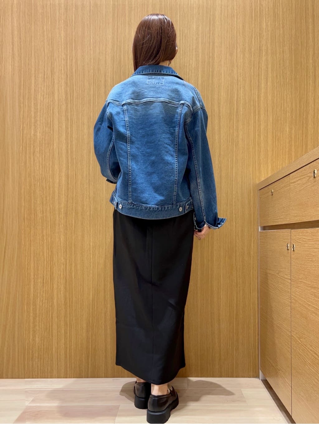 maiさんの「OPAQUE.CLIP｜チュールフラワー刺繍シアートップス【洗濯機OK】」を使ったコーディネート