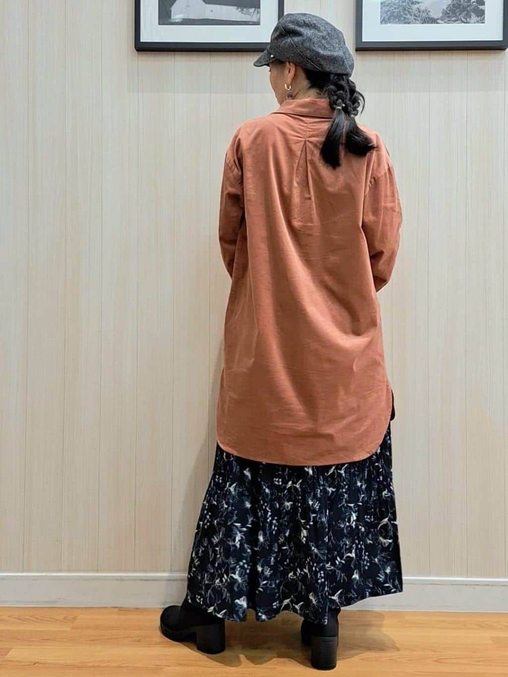 Saoさんの「SHOO･LA･RUE｜【洗濯機可/S-LL】すっきり見えにこだわった コーデュロイチュニックワンピース」を使ったコーディネート