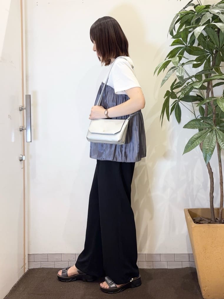 宗形さんの「SHOO･LA･RUE｜【S-LL/ストレッチ】脚のラインを拾いにくい スマートワイドパンツ」を使ったコーディネート