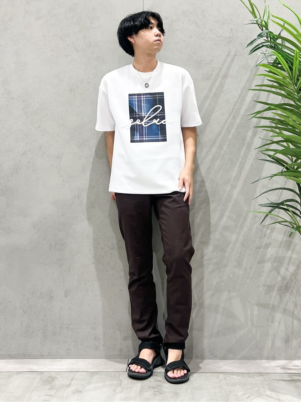 SHI-MAさんの「THE SHOP TK｜コード刺繍フォトプリント半袖Tシャツ 【洗濯機OK】」を使ったコーディネート