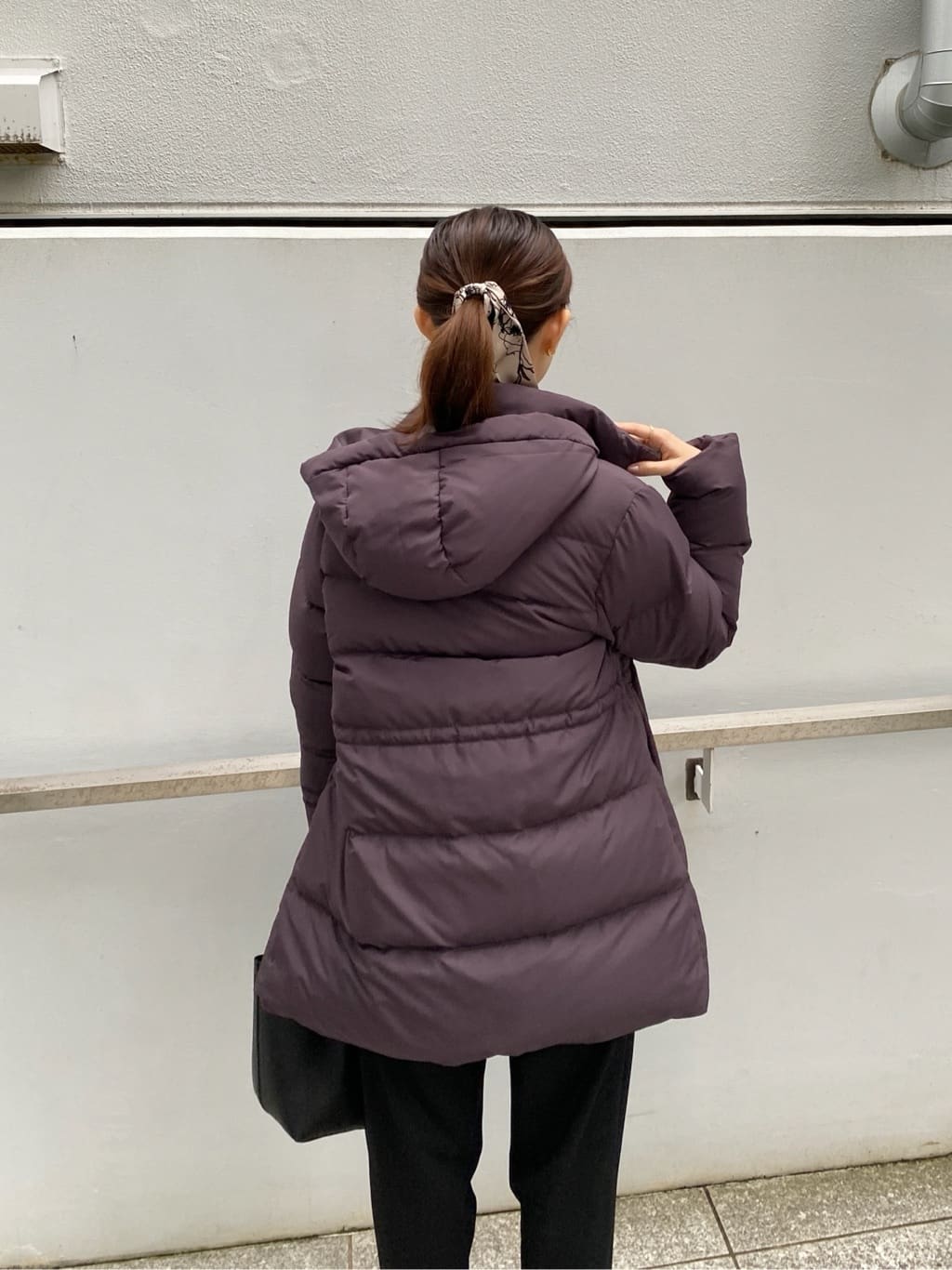 みさかさんの「index｜KAWADAダウンドロストミドルコート【撥水／洗濯機OK／2WAY／静電気防止裏地】《XS～3L》」を使ったコーディネート