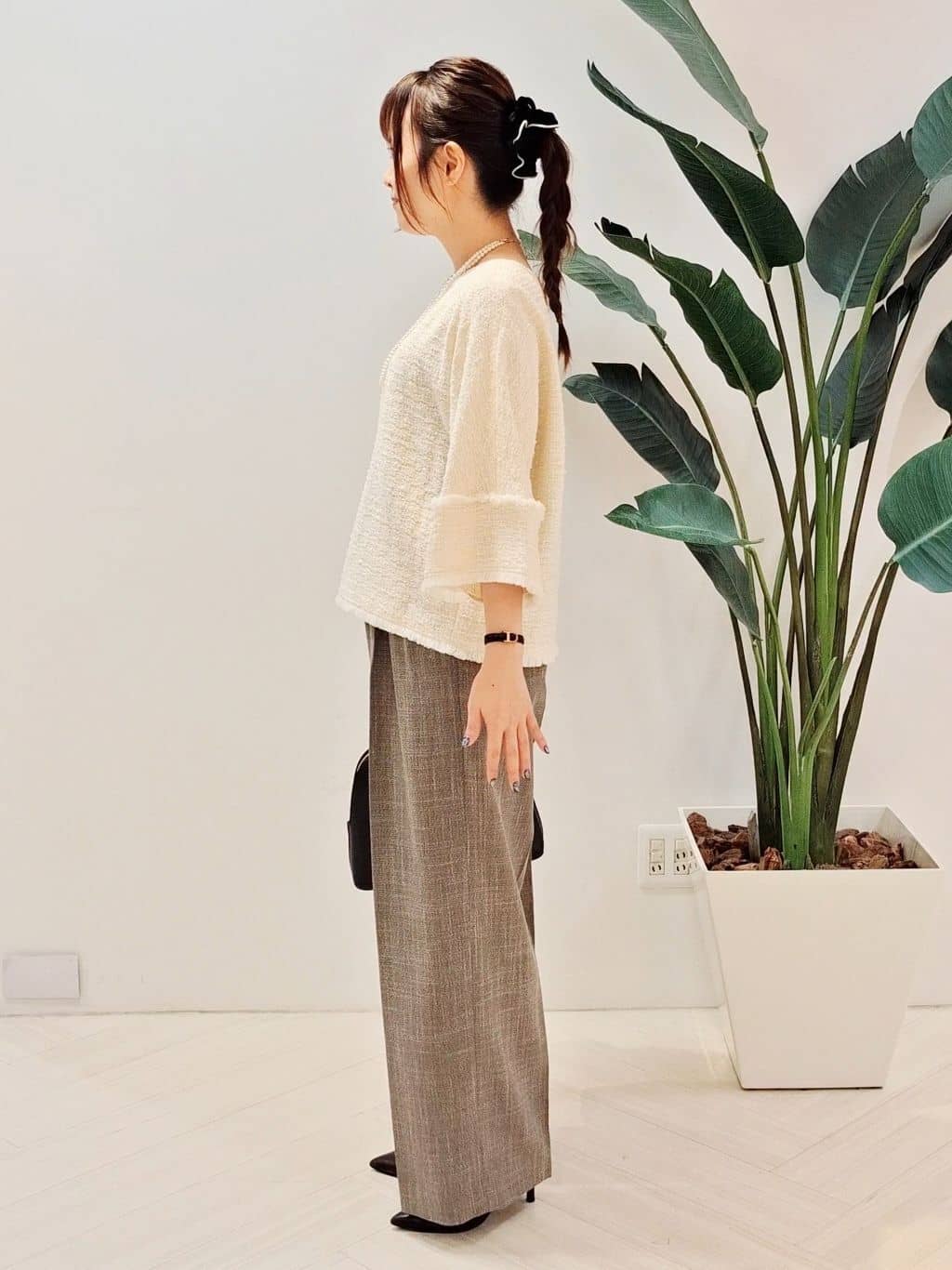 YuKaRiさんの「UNTITLED｜【きれいめ／体型カバー】ツイードドルマントップス」を使ったコーディネート