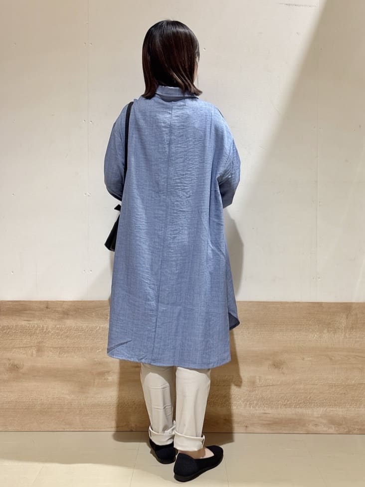 るねさんの「SHOO･LA･RUE｜【S-LL/体型カバー】さらっとしたタッチが魅力 デニムライクチュニック」を使ったコーディネート