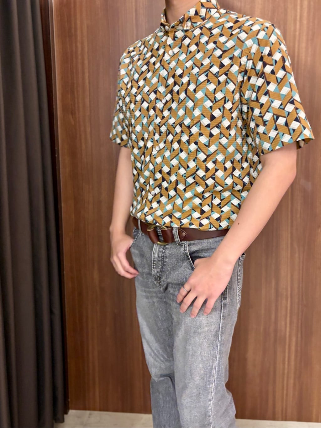 中村さんの「TAKEO KIKUCHI｜【COOL CITY WEAR】籠目アート柄 サッカーシャツ /通気性」を使ったコーディネート