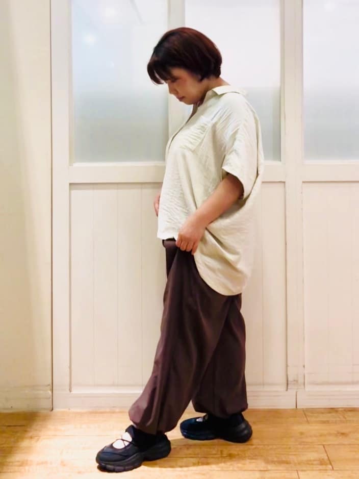 YYYさんの「SHOO･LA･RUE｜【洗える/S-LL/5分袖】1枚でも羽織としても。さらさらドレープシャツ」を使ったコーディネート