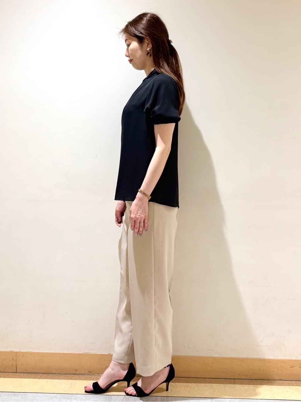 sakiさんの「COUP DE CHANCE｜◆【手洗い可／日本製】パフスリーブブラウス」を使ったコーディネート