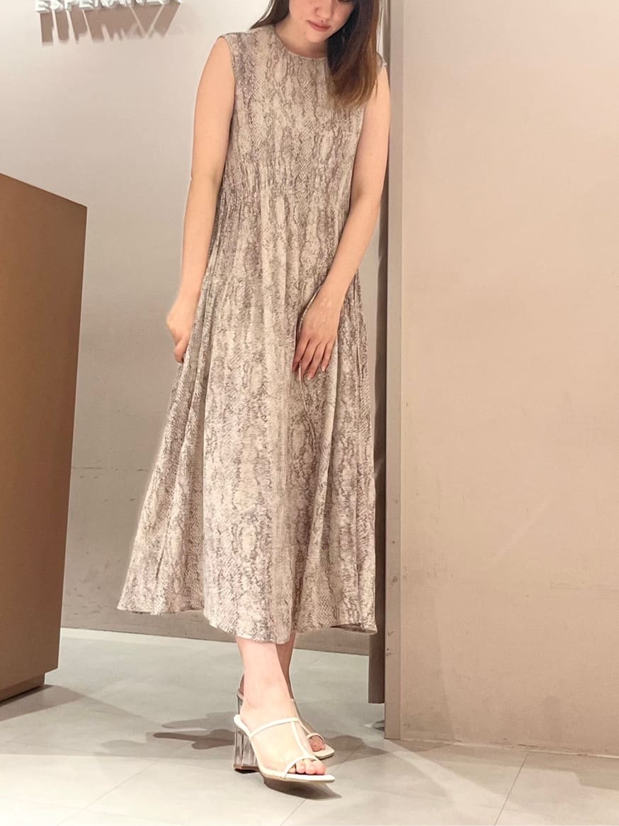 Oさんの「ESPERANZA｜チュールメッシュクリアヒールミュール」を使ったコーディネート
