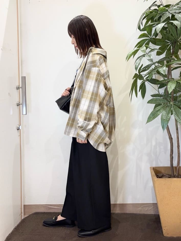 宗形さんの「SHOO･LA･RUE｜【洗濯機可/S-LL】程よい抜け感 大人のチェックシャツ」を使ったコーディネート