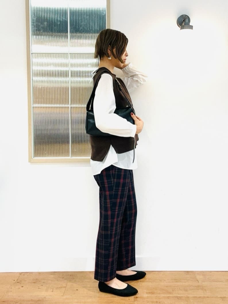 えまんさんの「SHOO･LA･RUE｜【S-LL/2点セット】着回し自在 ニットベスト＋フレアブラウス」を使ったコーディネート