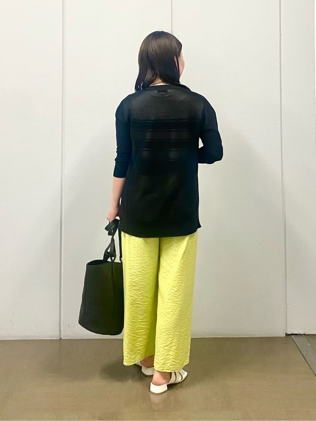 misakiさんの「INDIVI｜【洗える／UVケア／SETUP可能】ドロストワイドパンツ」を使ったコーディネート