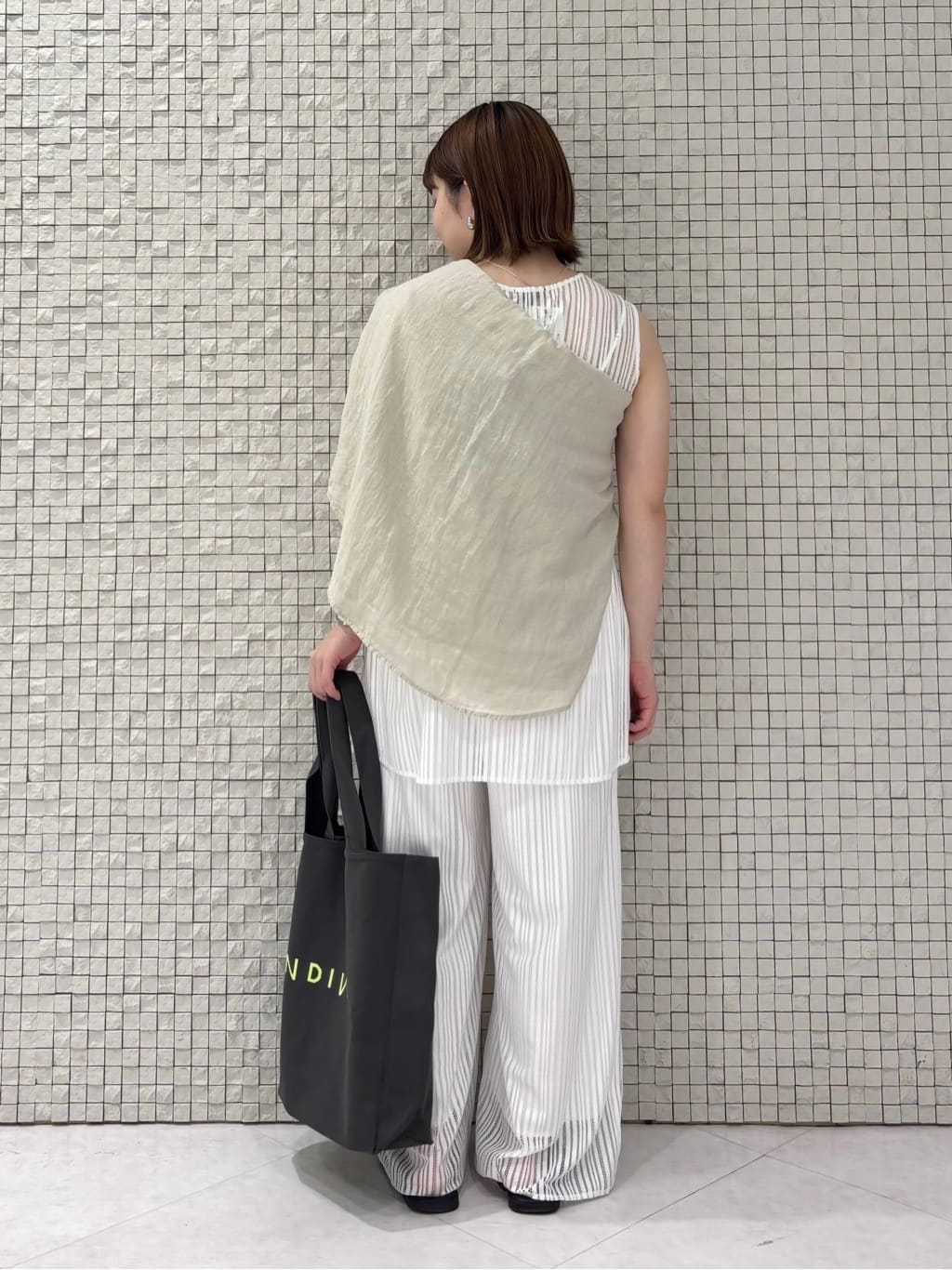 sakuさんの「INDIVI｜【洗える／セットアップ可能】ラッセルチュニック」を使ったコーディネート