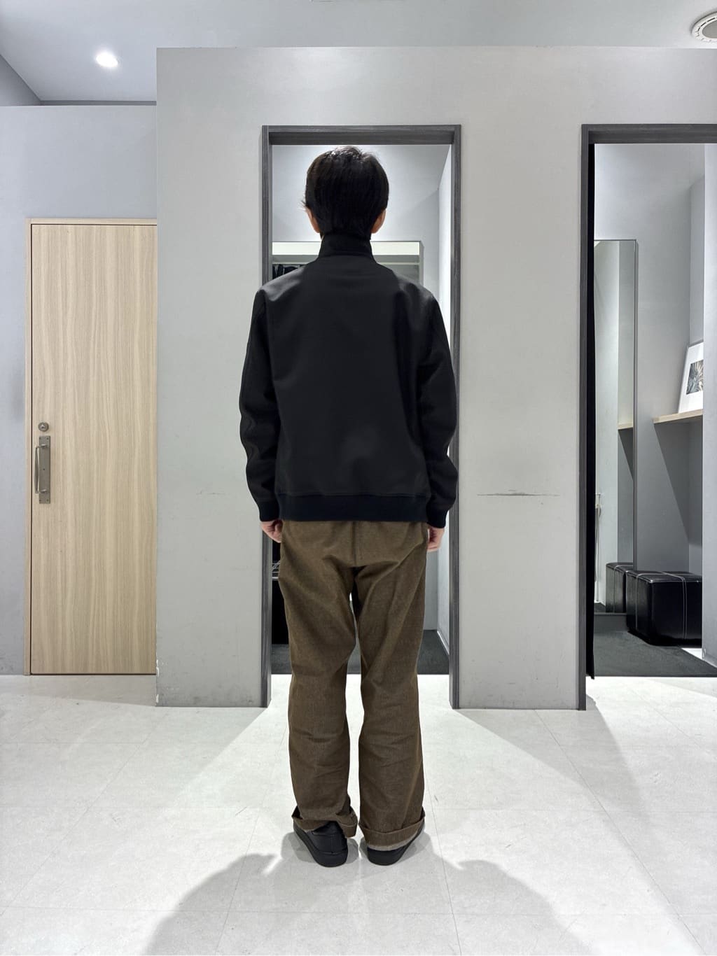 わいずみさんの「TAKEO KIKUCHI｜【JUST ONE LAYER】ダウンファブリック ジップアップ リブ ブルゾン」を使ったコーディネート