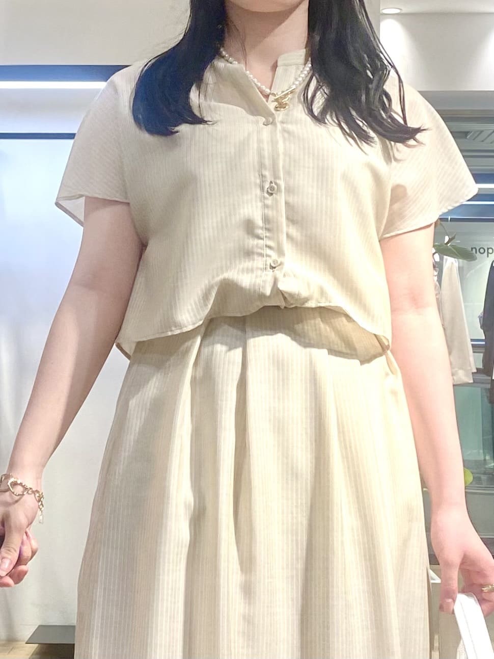 misakiさんの「INDIVI｜パール調コインショートネックレス」を使ったコーディネート
