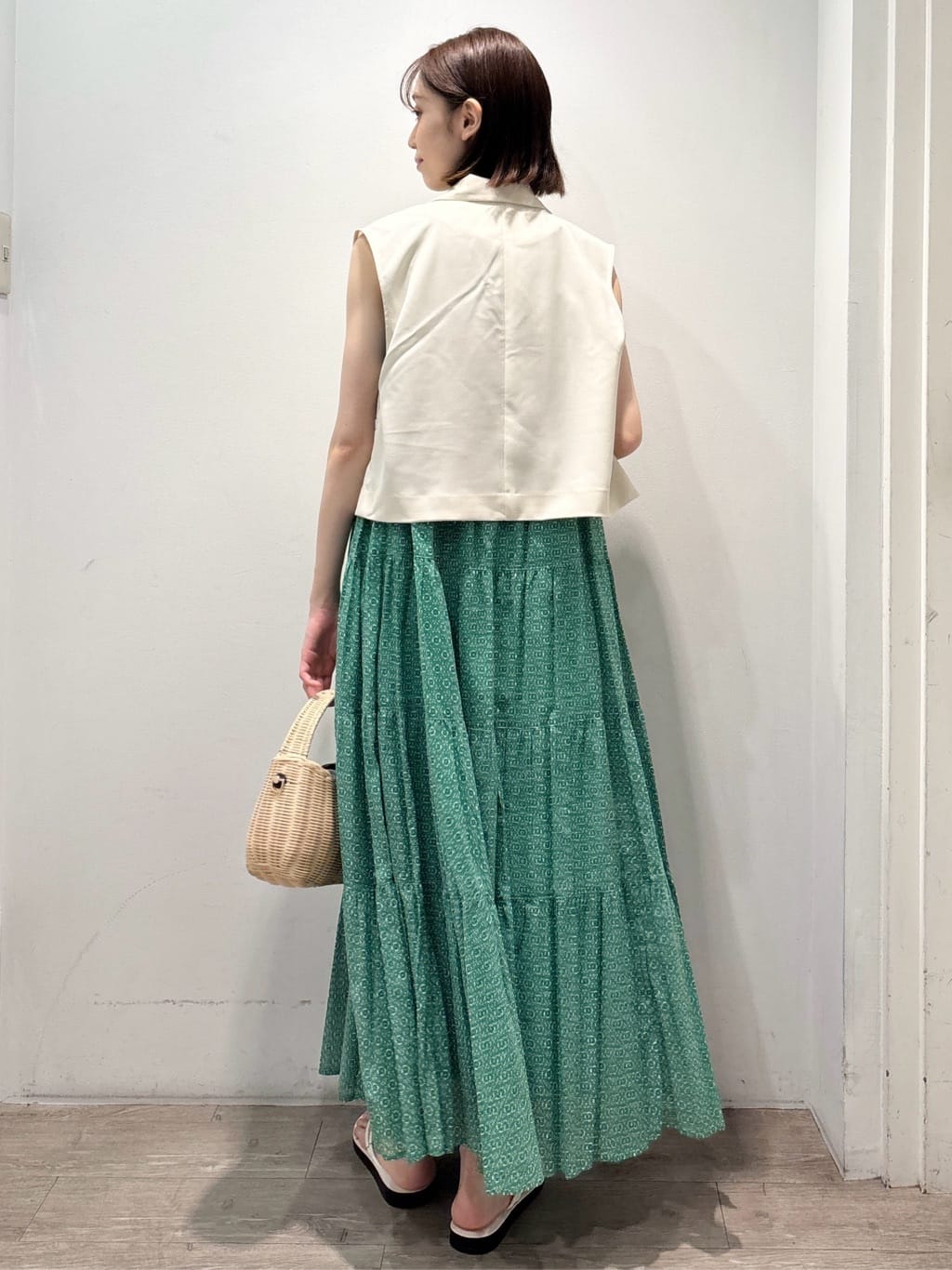 ぶまりんさんの「OPAQUE.CLIP｜ショートテーラードジレ【接触冷感／洗濯機洗い可】」を使ったコーディネート