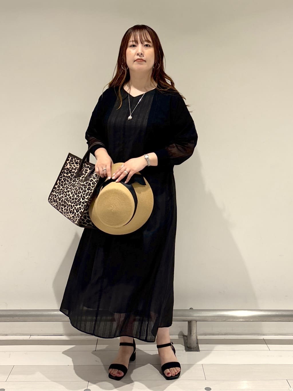 nakamuraさんの「Reflect｜◆【夏SALE／一枚で決まる◎／手洗い可】シアーストライプソフトAラインワンピース」を使ったコーディネート