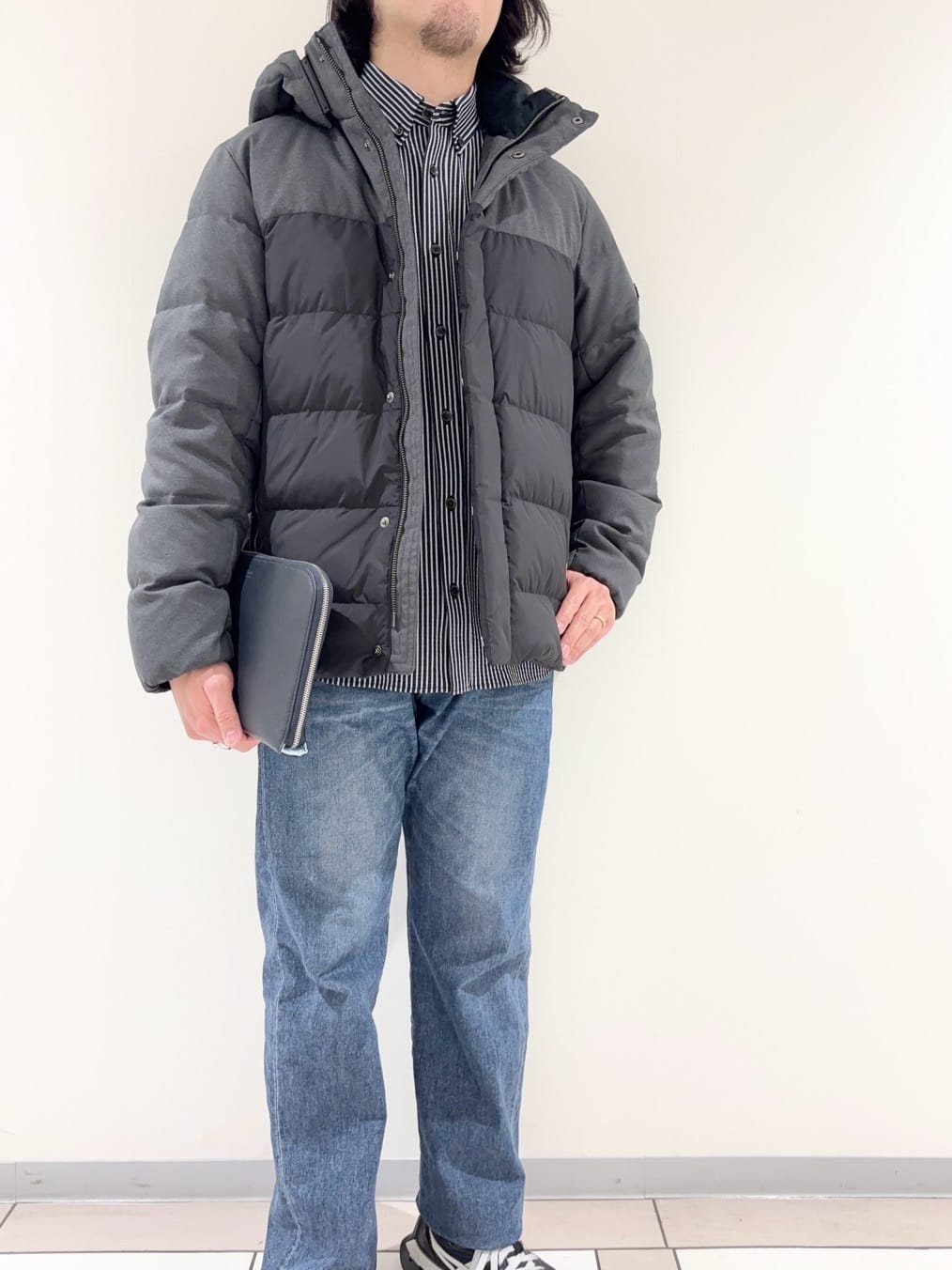 及川さんの「TAKEO KIKUCHI｜カラーコンビ ダウンブルゾン」を使ったコーディネート