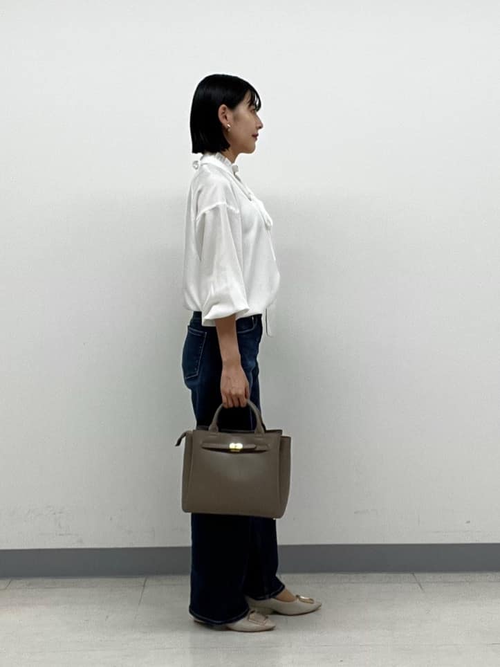 hinanoさんの「INDIVI｜ジオメプリントボウタイブラウス」を使ったコーディネート