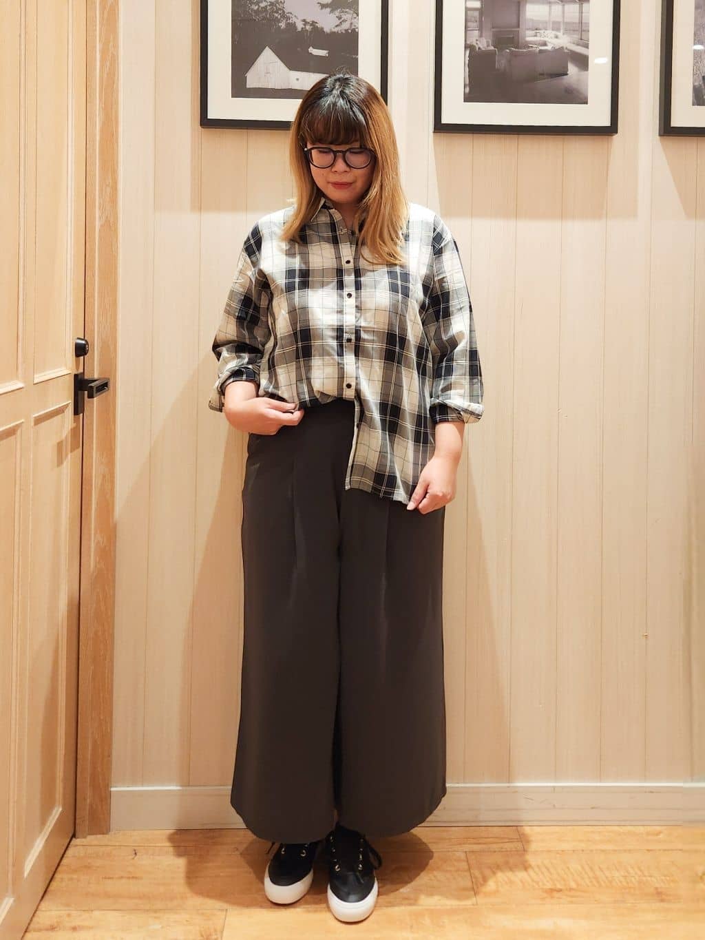 れーやんさんの「SHOO･LA･RUE｜【洗濯機可/S-LL】程よい抜け感 大人のチェックシャツ」を使ったコーディネート