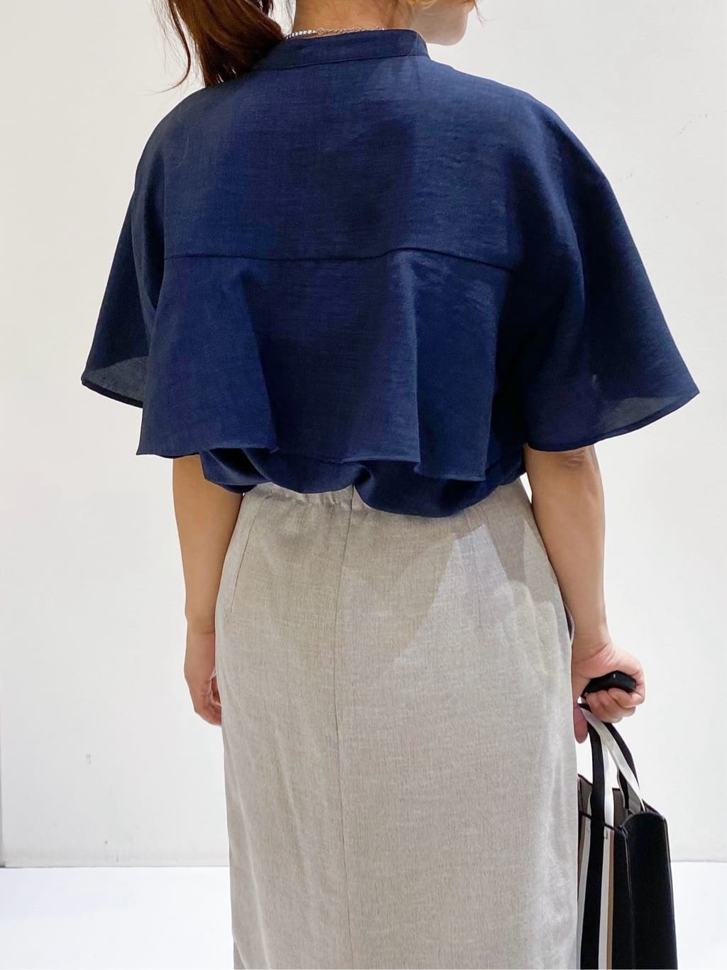 ちぃさんの「OPAQUE.CLIP｜《美人百花掲載》ストレッチリネンライクタイトスカート【洗濯機洗い可】」を使ったコーディネート