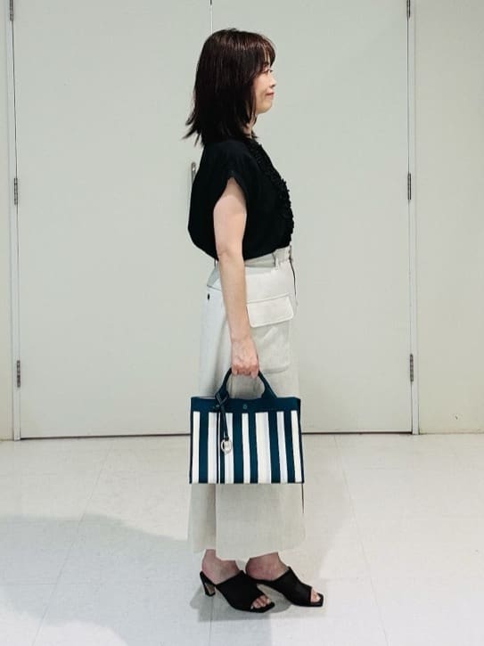 makiさんの「UNTITLED｜【手洗い可】マルチストライプニットバッグ」を使ったコーディネート