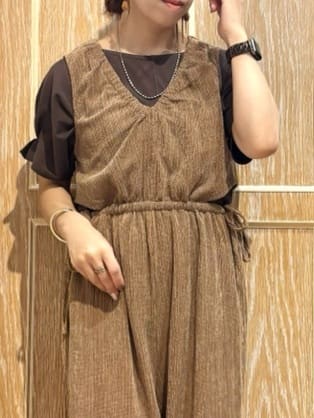 meiさんの「SHOO･LA･RUE｜【S-LL/UV/プチプラ】お袖タックで好印象 デザインTシャツ」を使ったコーディネート