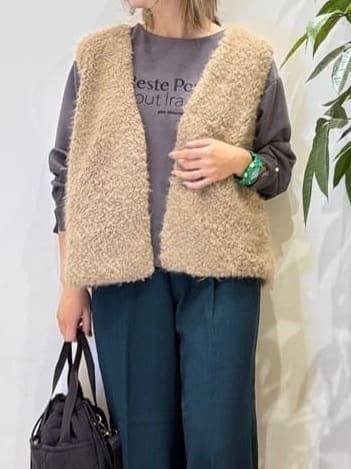 misakiさんの「SHOO･LA･RUE｜【S-LL】大人のデイリースタイルに お袖タック フェイクパール付きトップス」を使ったコーディネート