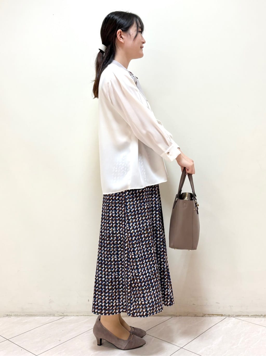 mikiさんの「Reflect｜【配色ボウタイ付き】八分袖ジョーゼットブラウス」を使ったコーディネート