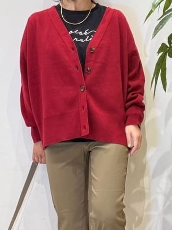 misakiさんの「SHOO･LA･RUE｜【洗える/毛玉レス】表面がきれいなVネックカーディガン」を使ったコーディネート