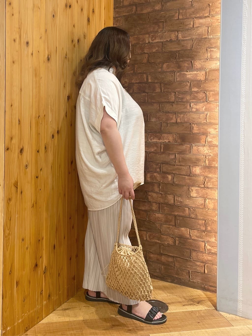 Risaさんの「SHOO･LA･RUE｜【ひんやり】すっきりきれいに体型カバー コクーンシルエットワンピース」を使ったコーディネート