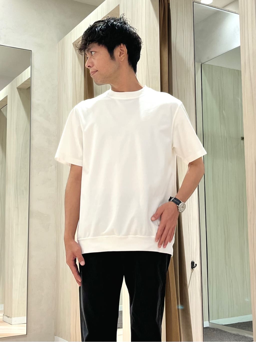 URAさんの「TAKEO KIKUCHI｜【抗菌防臭／5サイズ展開】ハイゲージポンチ Tシャツ」を使ったコーディネート