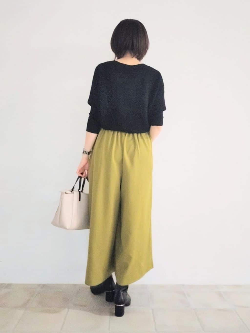 miomioさんの「SHOO･LA･RUE｜【S-LL/2点セット】脚のラインを拾いにくい ベルト付きタックスカーチョパンツ」を使ったコーディネート