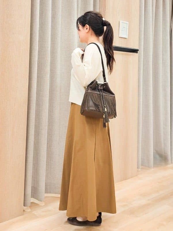ふるさんの「grove｜最終お値下げ！！【洗える/毛玉軽減】天竺ラグランスリーブプルオーバー」を使ったコーディネート