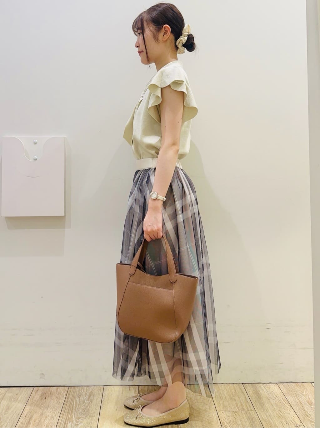 MOMOさんの「index｜フレアスリーブボウタイニット【洗濯機洗い可／接触冷感／抗ピル】」を使ったコーディネート