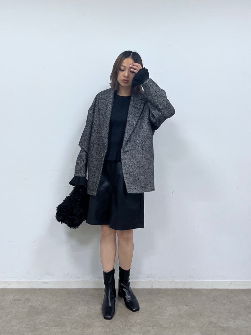 Harukaさんの「INDIVI｜フェイクファーマイクロバッグ」を使ったコーディネート