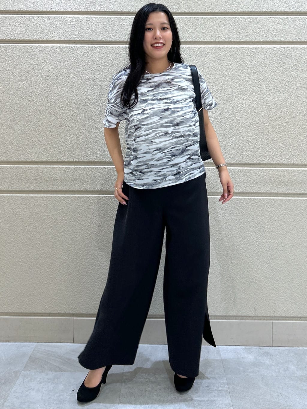 Momokaさんの「COUP DE CHANCE｜【手洗い可／日本製】プリント柄ブラウス」を使ったコーディネート