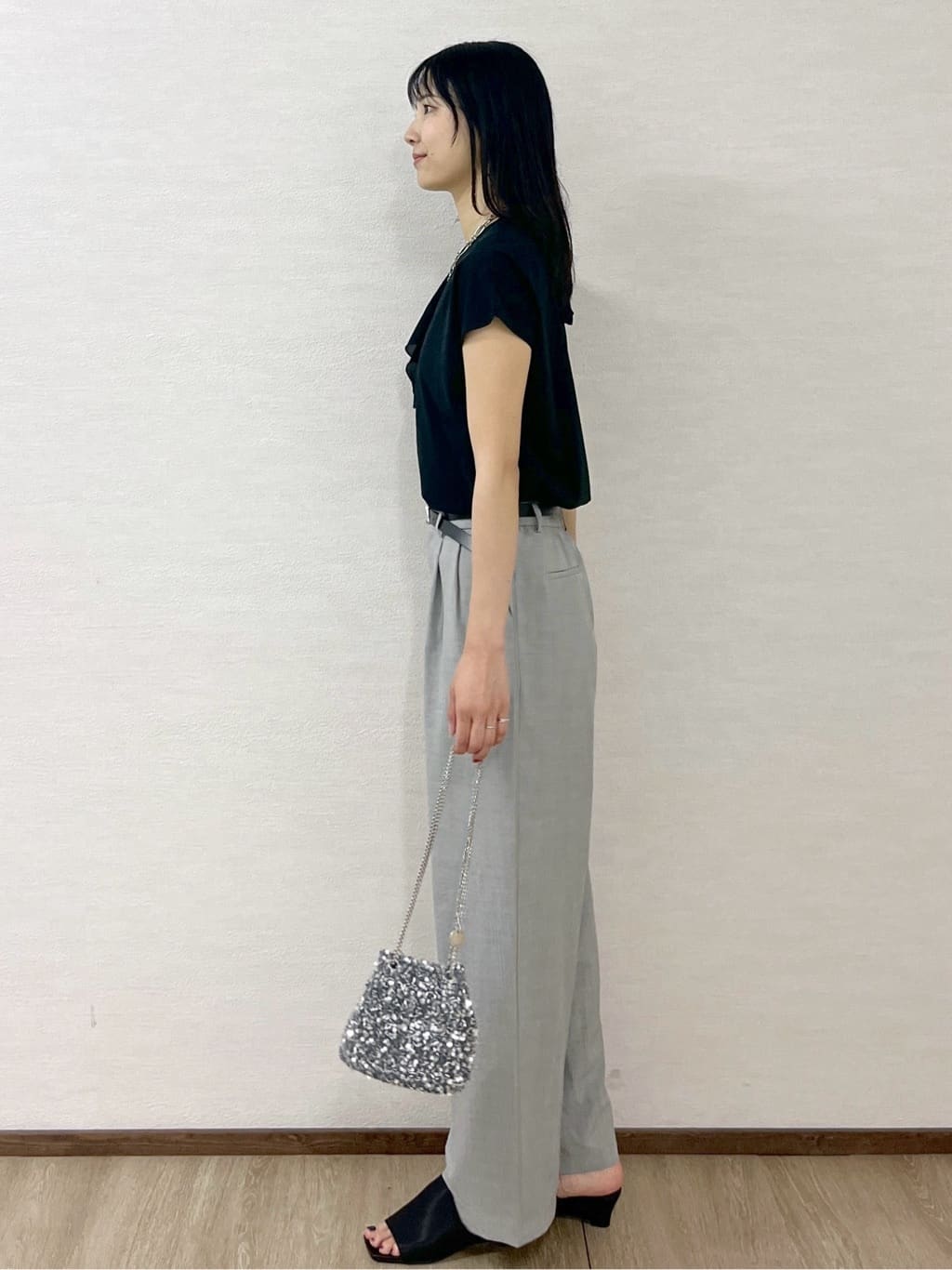 sachikoさんの「OPAQUE.CLIP｜ショルダーフリルドッキングカットソー【洗濯機洗い可】」を使ったコーディネート