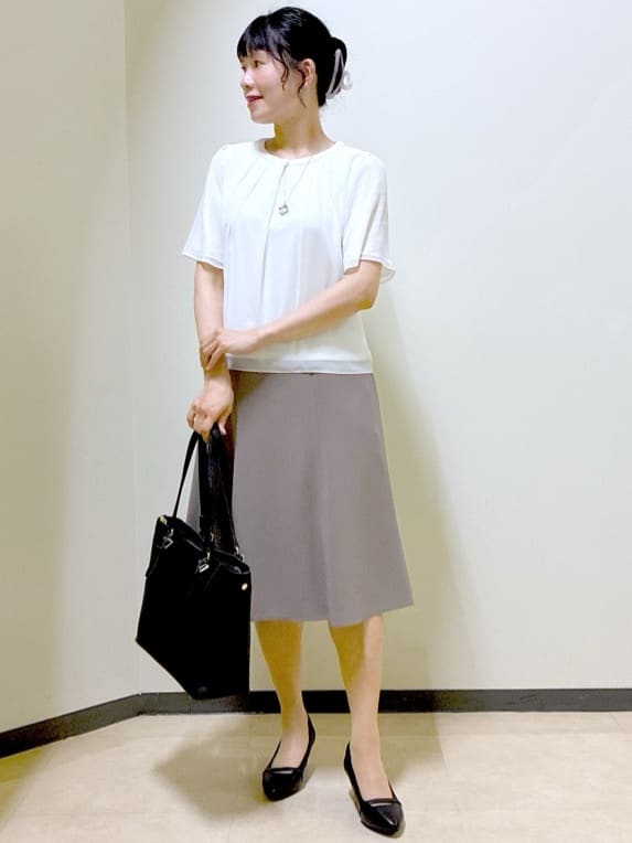  beni_gingerさんの「Reflect｜【一枚着で着映え◎／ジャケットのインナーにも】フロント開きブラウス」を使ったコーディネート