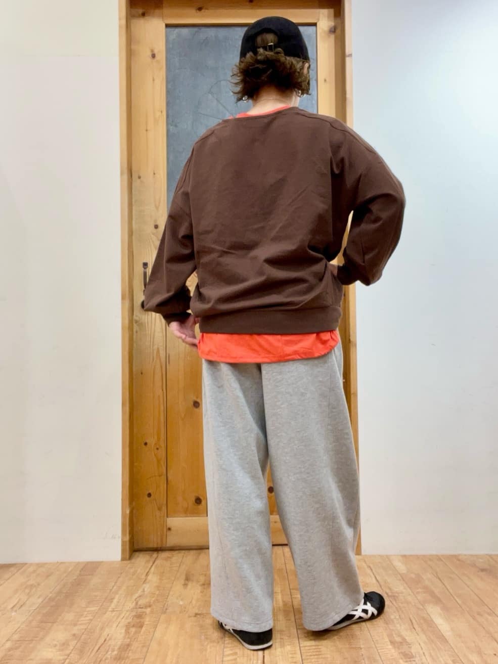 ゆみさんの「SHOO･LA･RUE｜ダンボールスウェットカーブパンツ」を使ったコーディネート