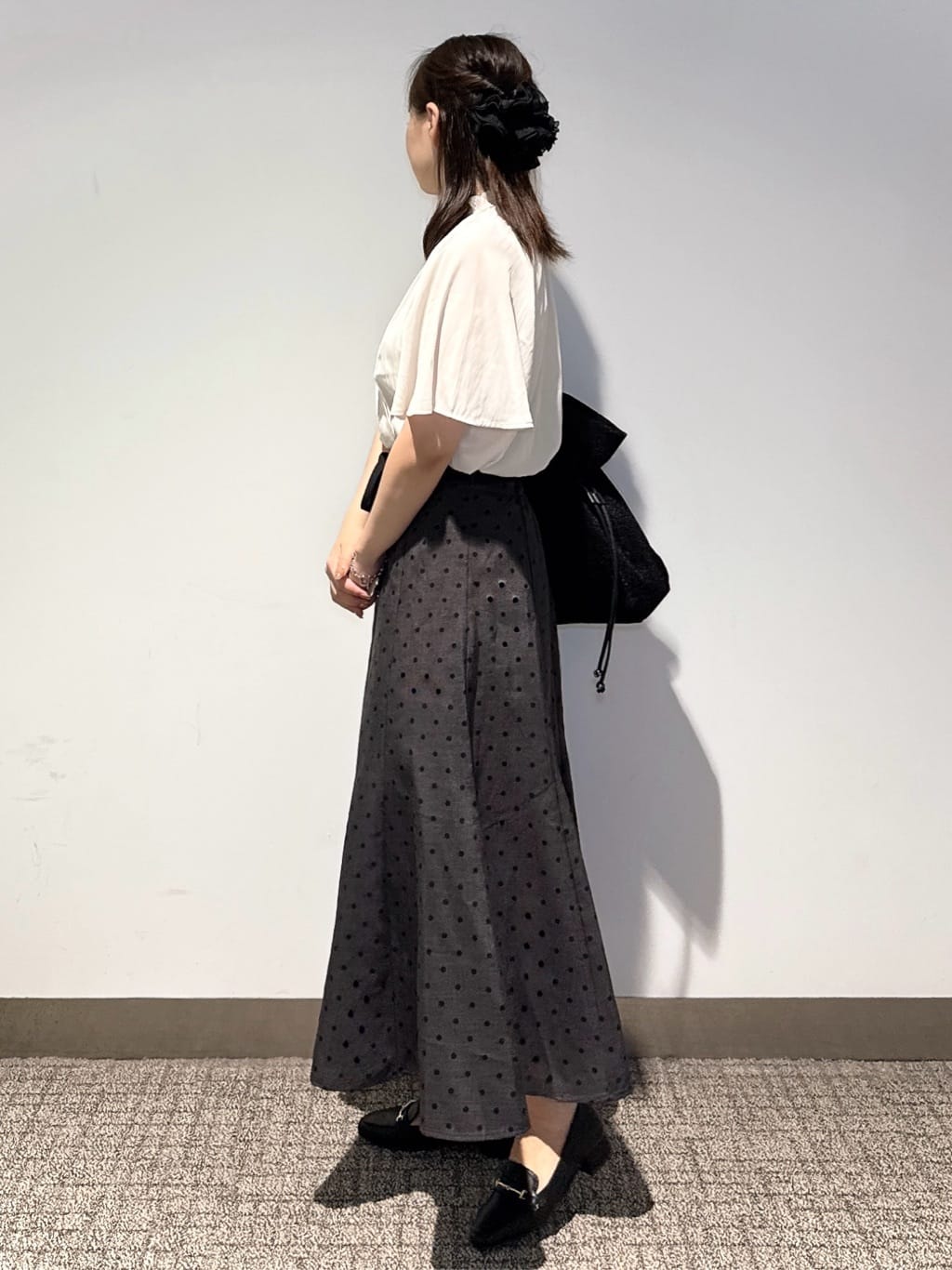 みーさんの「grove｜ドットで華やぐ　軽やかマーメイドスカート」を使ったコーディネート