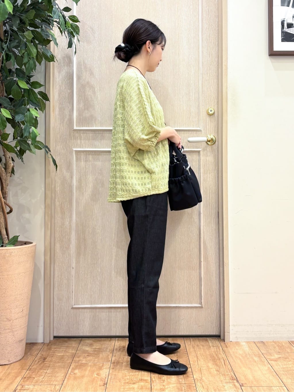 なみさんの「SHOO･LA･RUE｜【S-LL】涼やかで好印象 シアーチェック ドルマントップス」を使ったコーディネート