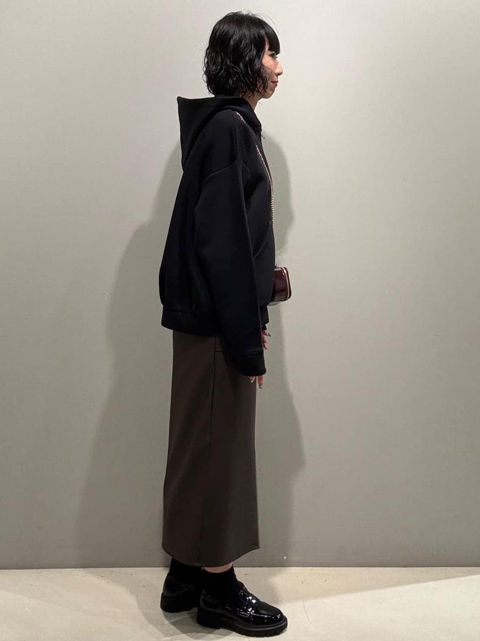 naoさんの「OPAQUE.CLIP｜ストレッチダブルポケットタイトスカート【洗える】」を使ったコーディネート